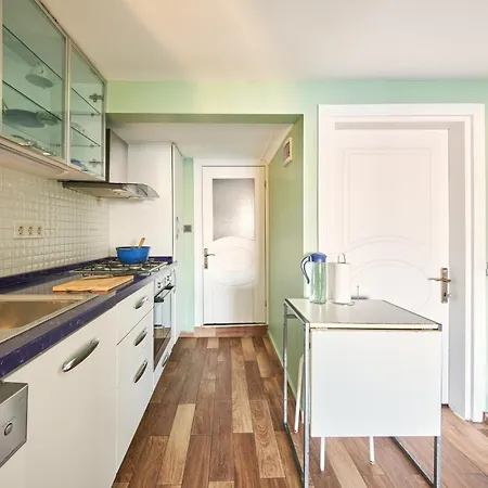 Deluxe Duplex W 210 Bosphorus View In Cihangir Lejlighed