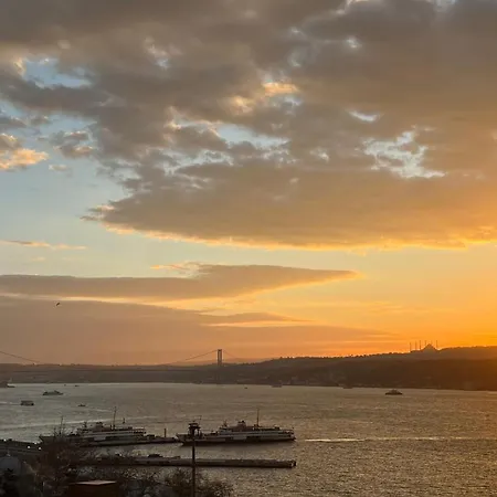 Deluxe Duplex W 210 Bosphorus View In Cihangir