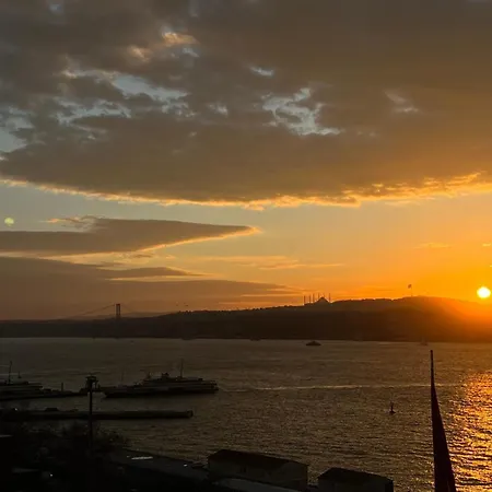 Lejlighed Deluxe Duplex W 210 Bosphorus View In Cihangir