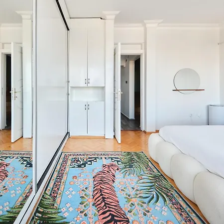 Deluxe Duplex W 210 Bosphorus View In Cihangir
